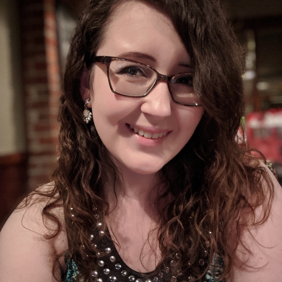 Meet your Posher, Raeann - Picture 3 of 3